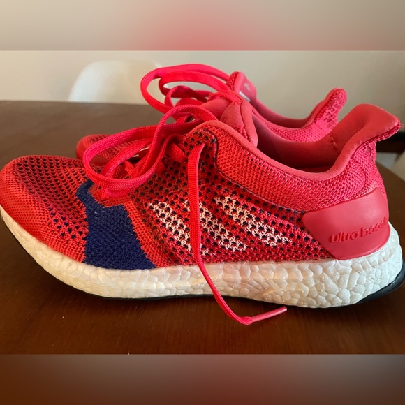 Adidas Ultra Boost running shoes - Picture 3 of 4